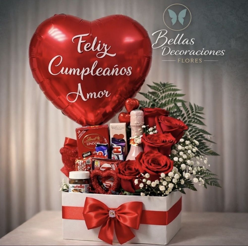 Detalle romántico de rosas y globo para fecha especial